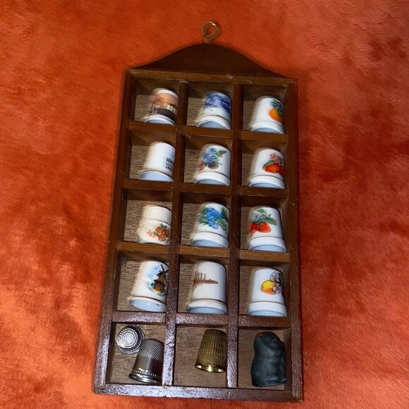 Antique Thimbles Collection With Display Wood Rack Lot 16p Metal & Porcelain - Picture 12 of 16